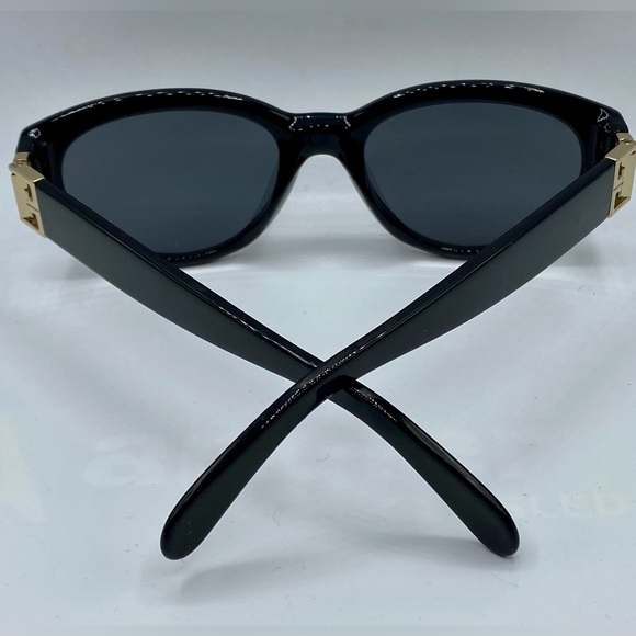 Givenchy Logo Oval Sunglasses, made in 🇮🇹 Italy‼️100% Authentic ‼️ - Picture 12 of 16